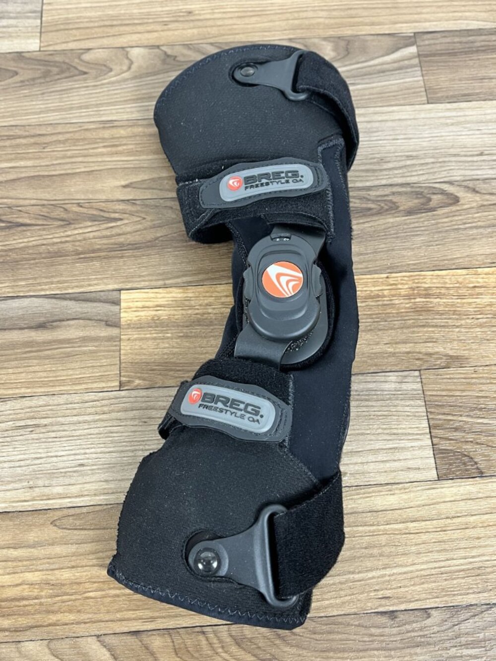 Breg Freestyle OA Knee Brace Lateral Compartment Left Knee Medium - Picture 3 of 7